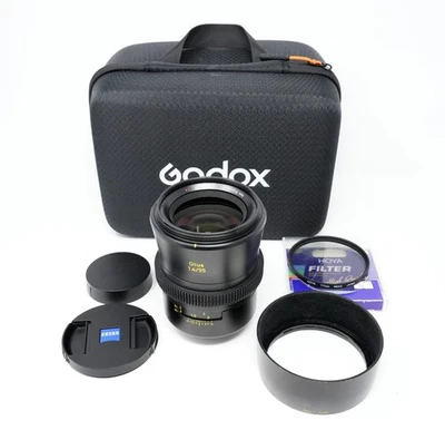 Zeiss Otus APO Distagon ZE 55mm F/1.4 Lens w/ Canon EF Mount w/ Case, Filter - Image 1 of 4