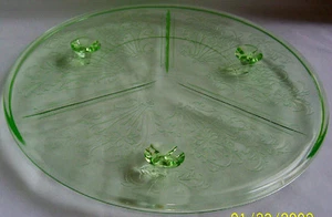 PRIMO PANELED ASTER GREEN 10" DIAMETER 3-FOOTED CAKE PLATE by U.S. GLASS CO.! - Picture 1 of 1