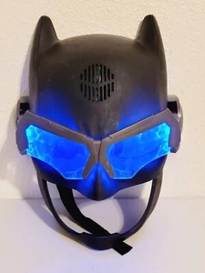 2017 DC Comics Justice League Batman Voice Changing Mask Light Up Talking Sounds - Picture 1 of 6