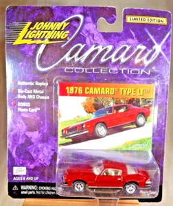 Collezione Johnny Lightning Camaro 2000 1976 CAMARO TYPE LT rosso scuro con Chrome5Sp - Foto 1 di 6