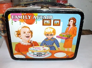 FAMILIENANGELEGENHEIT-1969-THERMOSKANNE MARKE METALL-MRS BEASLEY-LUNCHBOX-ANSTÄNDIG-KOSTENLOSER VERSAND - Bild 1 von 7