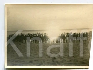 altes Foto 1930er Jungs beim Lagerfeuer am Strand, 10x7cm - Picture 1 of 1