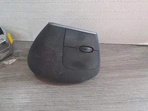 Logitech MX Vertical Advanced Ergonomic Wireless Mouse - Picture 1 of 6