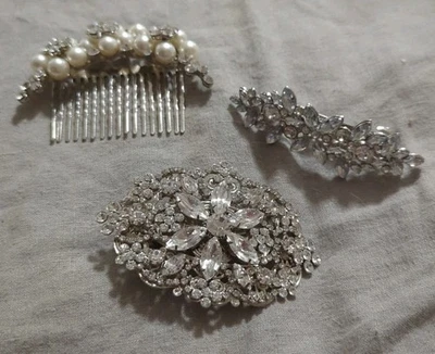 Wedding Prom Hair Accessories Rhinestones Pearl Comb Barrette Clip Silver tone  - Image 1 of 4