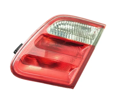 Luz trasera pasajero derecho Mercedes-Benz Clase E 2000-2002 sedán 2108204264 Foto 1 de 4
