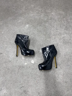 Bota YSL Tribute Two Ankle preta sola amarela patente UE 38 EUA 7,5 feminina - Imagem 1 de 4