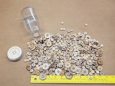 Mixed Lot 100s Vintage Wood Wooden Replacement Buttons Crafts Hobbies or Sewing - Image 1 of 4