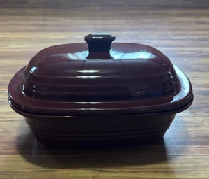 Pampered Chef Cranberry Stoneware 3.1 Quart Casserole Dish with Lid - Picture 1 of 5