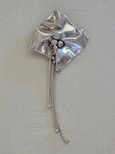 RARE SUPER UNUSUAL MODERNIST FOLDED STERLING STATEMENT KITE/ MANTA RAY ? PENDANT - Picture 1 of 14