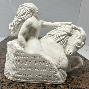 Crazy Horse SD Dakota Korczak 1/1200 Scale Monument Chalk Ware Figur Skulptur - Bild 1 von 12