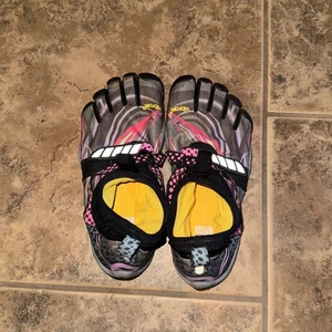 Vibram FiveFingers Gr. 38 W6453 LONTRA grau/pink/schwarz Wander Outdoor Schuhe - Bild 1 von 5