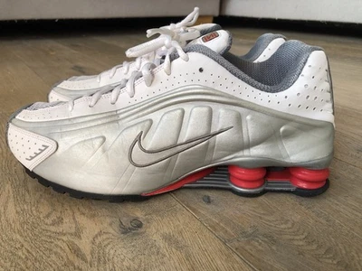 Nike Shox R4. Sonderedition Art.BV1111-100 White-Silver-Red Gr.45 ( US 11 ) - Bild 1 von 4