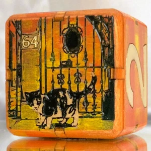 Mystic Mews : Whiskers of the Old Town Sunset - Backgammon Doubling Cube - 36mm - Picture 1 of 9