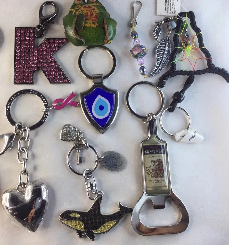 Lot Of 8 Keychains  Charms Frog Whiskey Dream Catcher Hearts - Imagem 1 de 1