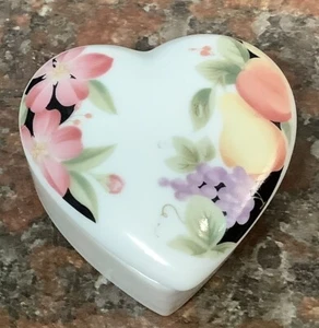Russ Berrie and company heart shaped trinket box/dish - Picture 1 of 5