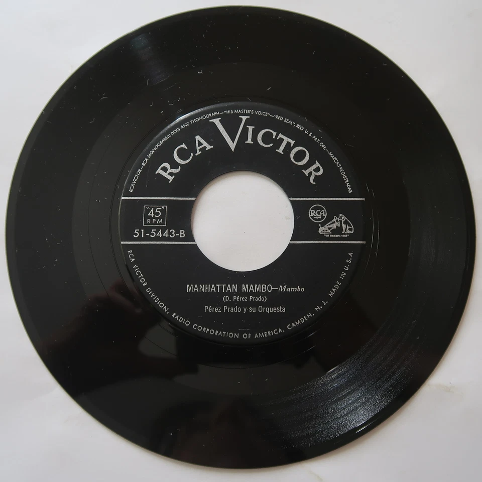 PEREZ PRADO MANHATTAN MAMBO, MAMBO DEL RELOJ VINYL 45 RCA VG 10-141 - Image 1 of 2