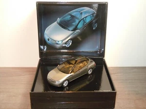 Mercedes F500 2003 - Spark 1:43 in Box *36978 - Bild 1 von 4