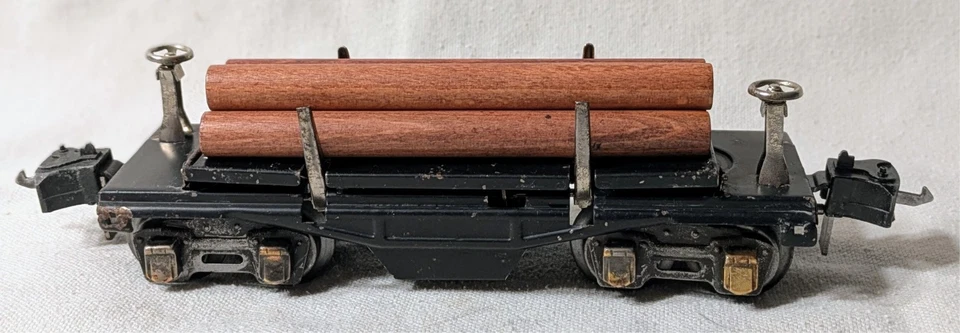 Lionel 3651 Pre War O Gauge Operating Lumber Car w/Logs & Bin - Ready To Run - Image 1 of 4