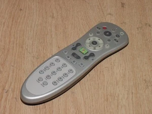 Microsoft RC1534034/00 Remote Control - Picture 1 of 4