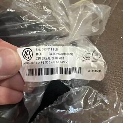 Juego de 2 alfombrillas OEM para VW Volkswagen Tiguan 2018-2020 tercera fila 5NL863011 EUN Foto 1 de 3