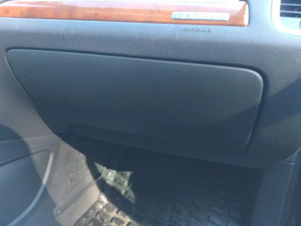 14 AUDI Q7 Black Glove Box - Изображение 1 из 1