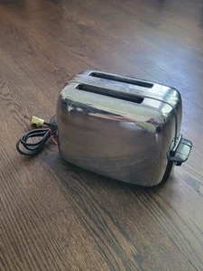 General Electric Vintage Chrome Pop Up Toaster ATI82 - TESTED & WORKING  - Picture 1 of 7