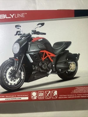NEW Maisto Assembly Line DUCATI Diavel Carbon 2011 Die Cast Metal Model Kit 1/12 - Image 1 of 4