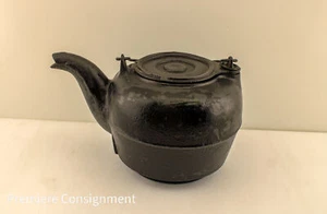 Vintage Black Cast Iron (I think) Kettle Teapot Unbranded with lid and handle - Picture 1 of 12