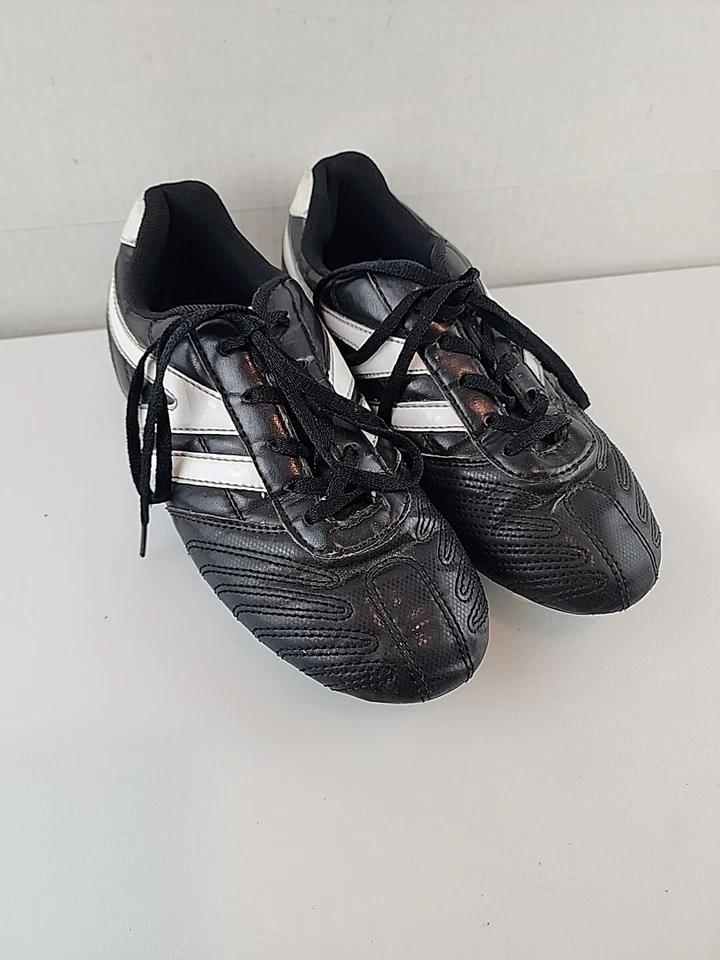 Starter Soccer Cleats Size 4 Boys Black N White - Image 1 of 4