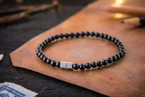 4mm - Bracciale Uomo Elastico Minimalista In Onice Nero Opaco con Cubi d'Argento - Foto 1 di 3