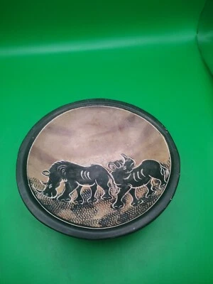 Bola de piedra de jabón hecha a mano 6" 2 rinocerontes Foto 1 de 4