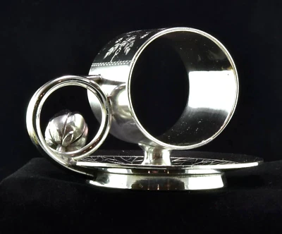 Anillo de servilleta 'Lily Pad' #168 Rogers & Bro. Tripleplaca c.1890's Foto 1 de 4