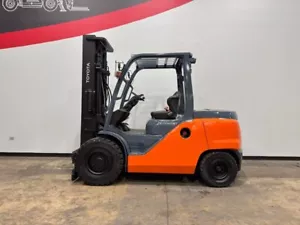 2018 TOYOTA 8FD45U 10,000LB 2 STAGE PNEUMATIC DIESEL FORKLIFT STK 15637 - Picture 1 of 16