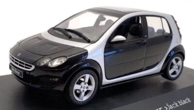 Schuco 1/43 Scale Model Car 0021091 - 2004 Smart Forfour - Jet Black - Image 1 of 4