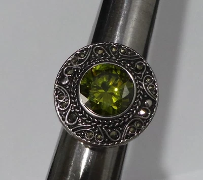 Круглый лайм зеленый CZ моды коктейль из нержавеющей стали кольцо размер 7,5 (25 мм) - Изображение 1 из 4