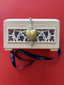 Disney’s Schneewittchen Herz Box Popcorn Eimer Kino - Bild 1 von 9