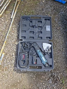 Erbauer 10,8V Multifunktionswerkzeug-Set mit 2 Akkus, Ladegerät und Bits im Koffer - Bild 1 von 4