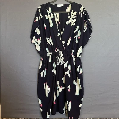 Vestido Janette Plus para mujer 3X negro estampado de cactus sobrepelliz cuello en V bolsillos EE. UU. Foto 1 de 4