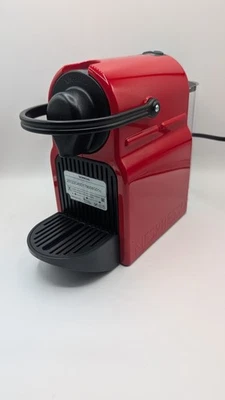 Krups Nespresso Inissia XN1005, Kapselmaschine, rot - Bild 1 von 4