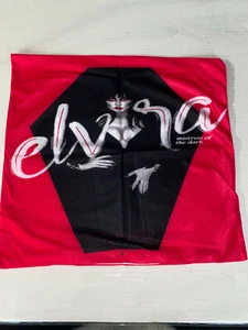 Nueva funda de almohada Elvira 18"" por 18"" horror amante de la oscuridad lote 31 - Imagen 1 de 1