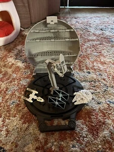 Estuche de transporte Hot Wheels Star Wars Estrella de la Muerte 2014 y 3 vehículos fundidos a presión - Imagen 1 de 15