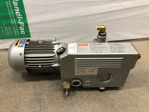 Bomba de vacío Busch, tipo: 012-0116. 0,5 mbar / 200 V - 2,9 A - 60 Hz - 3 fases. - Imagen 1 de 6