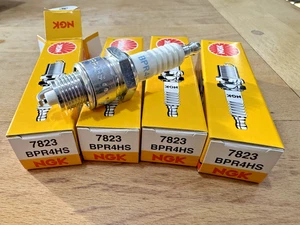 NEU Original NGK BPR4HS (7823) Zündkerzen x4 Honda Yamaha Suzuki - Bild 1 von 4