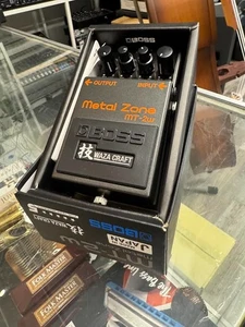 Boss MT-2W Waza Craft Metal Zone Distortion Electric Guitar Effect Pedal - Picture 1 of 4