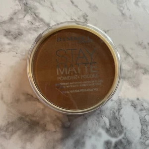 Rimmel London Stay Opaco polvere pressata di lunga durata - beige seta - pecan - nudo - Foto 1 di 2