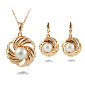 Gold Plated Round Whirl Simulated Pearl Center 2 pieces Jewelry Set - Picture 1 of 1