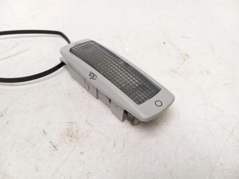 LUZ DOMO TECHO TRASERO PARA VOLKSWAGEN BEETLE GL 1998 - 2010 Foto 1 de 4