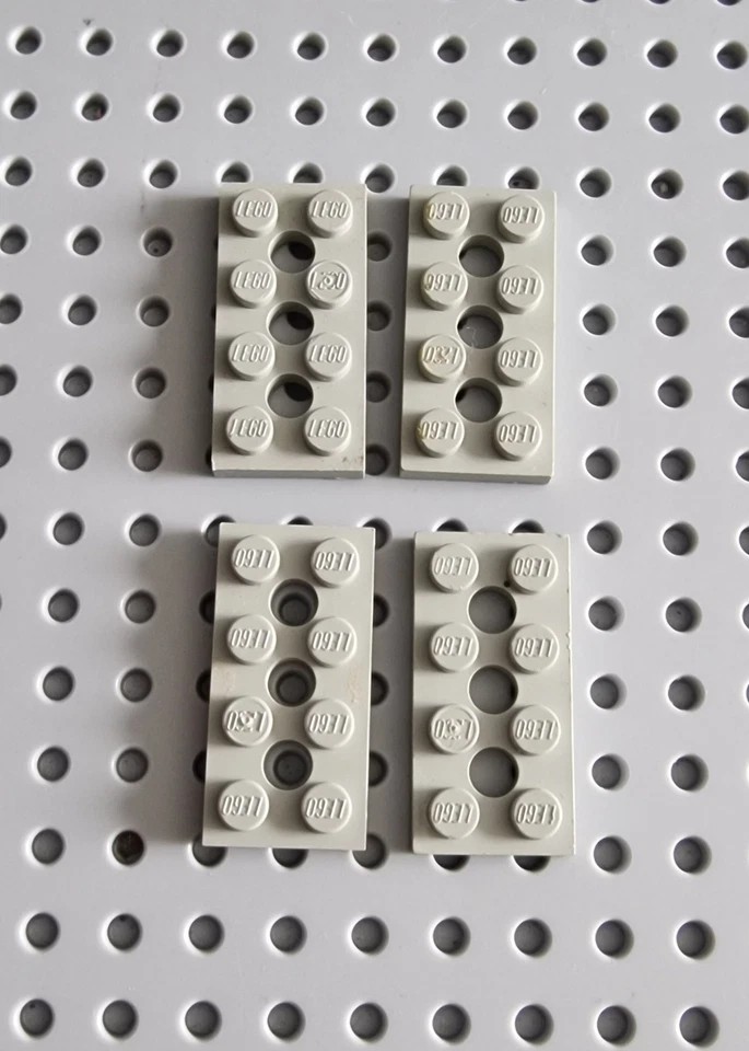 LEGO Technik Technic Platte Plate Lochplatte 2x4 alt hellgrau 4 Stück 3709b A083 - Bild 1 von 1