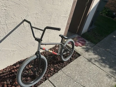 Bicicleta BMX Stranger Spitfire 20" Foto 1 de 2