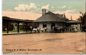 Postkarte von Rutland R.R. Bahnhof, Bennington VT, Pferde und Buggys - Bild 1 von 2